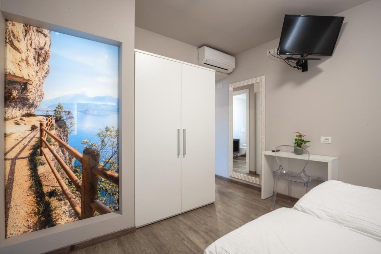 Hotel Rolly Riva del Garda Kültér fotó